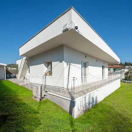 Golden Hour Villa * Νέα Σκιώνη